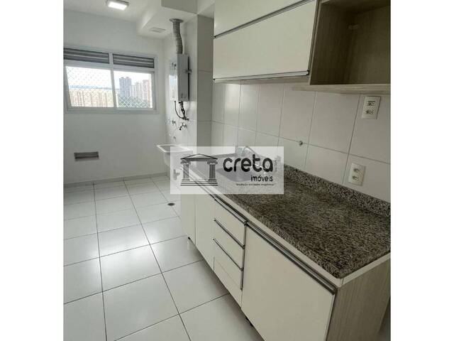 Venda em Jardim Tupanci - Barueri